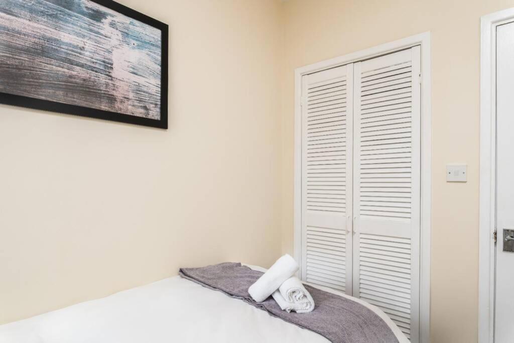 Sleeps 5, Smart Tv'S In Bedrooms سوانسي المظهر الخارجي الصورة