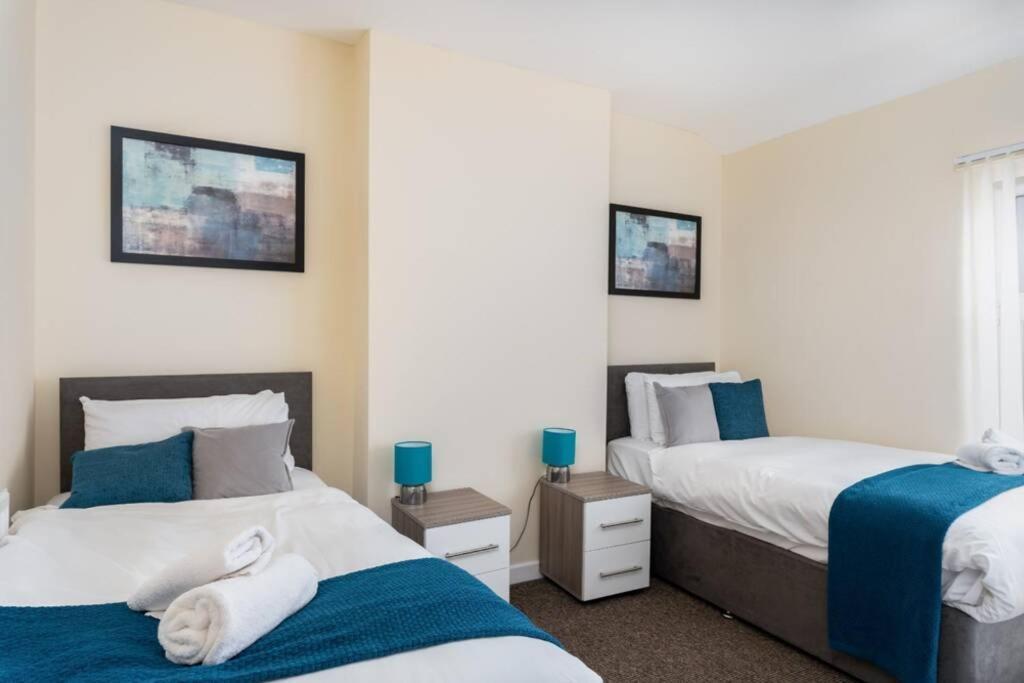 Sleeps 5, Smart Tv'S In Bedrooms سوانسي المظهر الخارجي الصورة